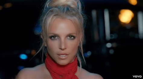 Fans hail Britney Spears Slumber Party video a。